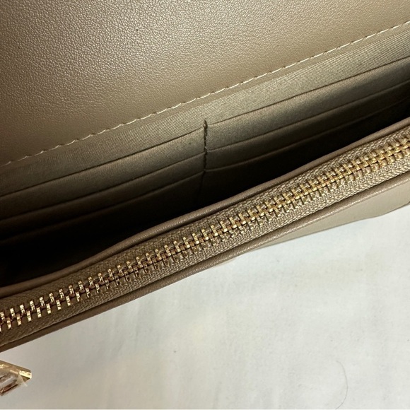 🌼2 for $30🌼 NWOT Bebe Los Angeles Sophia Tan Crossbody chain Strap Purse - Picture 6 of 9